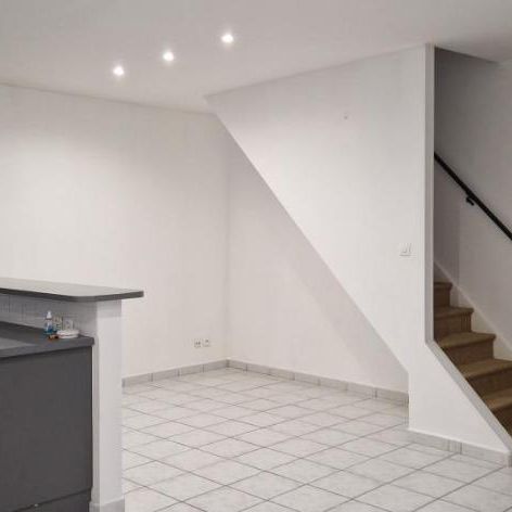 CARVIN, centre-ville, maison de type 3 à 690 euros - Photo 1