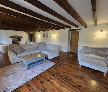 6 bedroom farm house to rent - Photo 1