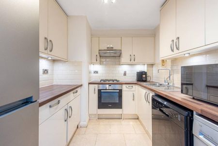 2 bedroom flat to rent - Photo 5