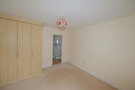 4 bedroom semi-detached house to rent - Photo 3