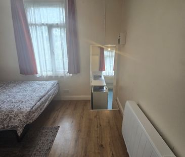 Studio Flat, Mount Pleasant Road, N17 - Photo 6