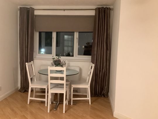2 Bed Flat, Canary Wharf, E14 - Photo 1