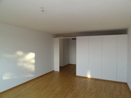 Schöne 3.5-Zimmerwohnung mit praktischem Grundriss - Photo 5