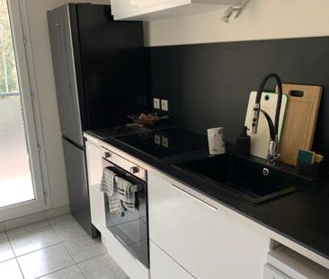 Location Appartement 3 pièces 73m² LYON 7ème - Photo 6