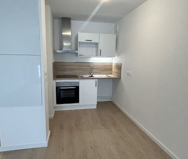 Location Appartement 2 pièces 45m² - Photo 2