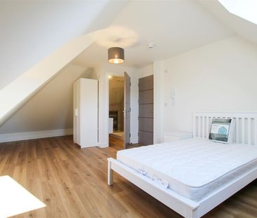 Room 6, High Street, Cherry Hinton, Cambridge - Photo 1