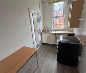3 Bed Terraced House, Nowell Grove, LS9 - Photo 4