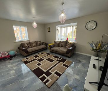 3 Bed End Terrace, Highley Drive, CV6 - Photo 2