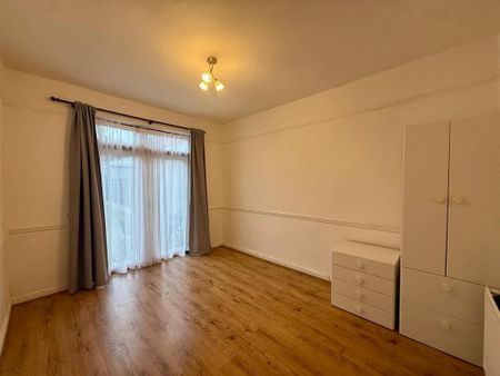 4 bedroom terraced house to rent - Photo 3
