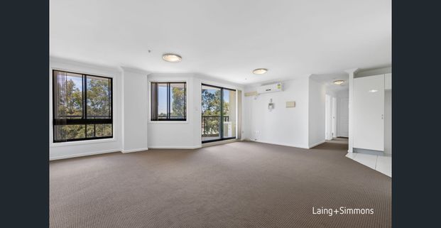 SPACIOUS TWO BEDROOM APARTMENT IN THE HEART OF WESTMEAD - Photo 1