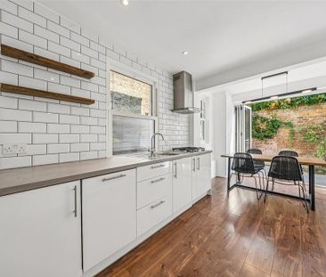 4 bedroom terraced house to rent - Photo 5