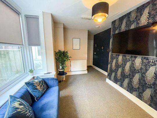 1 bedroom in a house share to rent - Photo 1