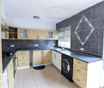 4 bedroom end of terrace house to rent - Photo 6