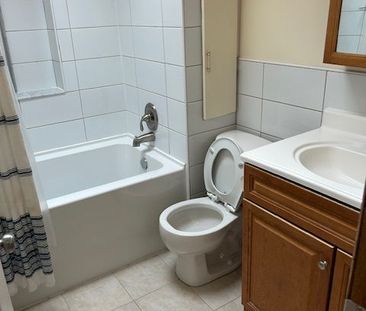 For Lease - 240 Lee Avenue, Toronto, Ontario - Photo 5