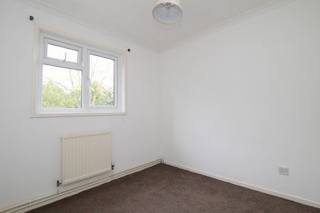 3 Bedroom Terraced House - Photo 5