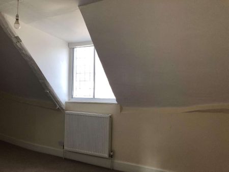 2 Bedroom Terraced property in York City Centre - Photo 5