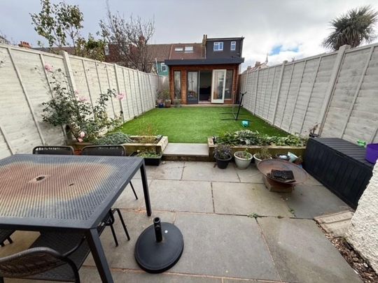 3 bedroom terraced house to rent - Photo 1