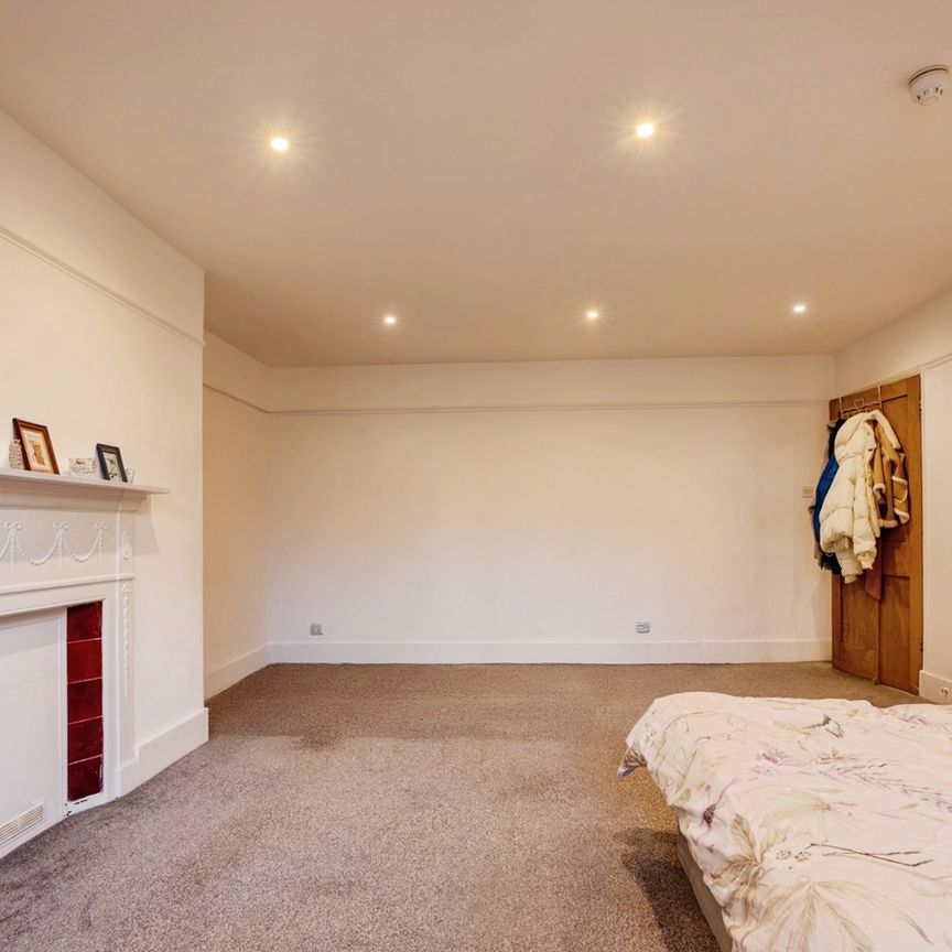 1 Bed Flat, Church Terrace, SE13 - Photo 1