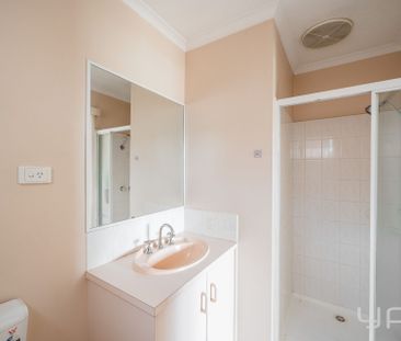 Large Family Home! - Photo 6