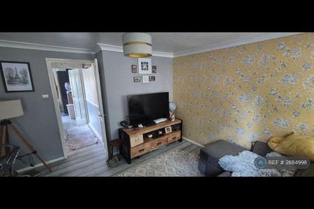 1 bedroom maisonette to rent - Photo 2