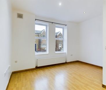 2 Bed Maisonette, Garratt Terrace, SW17 - Photo 5