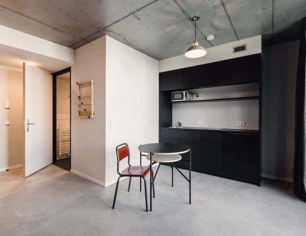 Neon Gold - Short/Long Term - Floor 3 - Photo 1