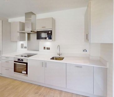 2 bedroom ground floor flat to rent - Photo 3
