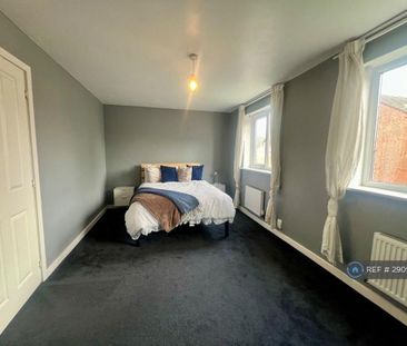 1 bedroom in a house share to rent - Photo 2