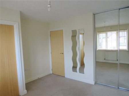 2 bedroom end of terrace house to rent - Photo 2