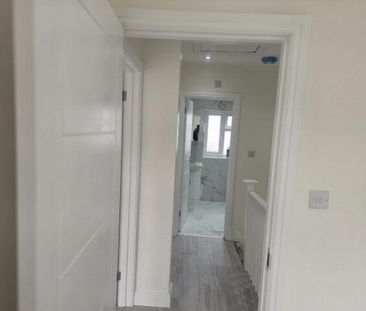 4 bedroom semi-detached house to rent - Photo 6