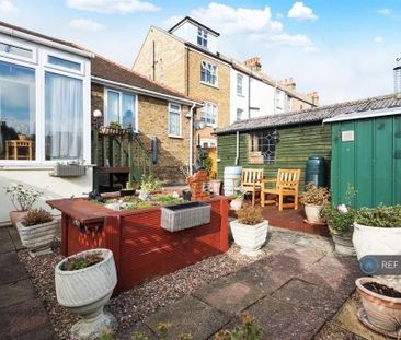 2 bedroom semi-detached house to rent - Photo 4