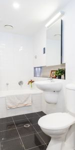 402/11-17 Cohen Place, Melbourne, VIC 3000 - Photo 4