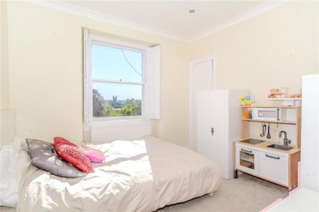 3 bedroom maisonette to rent - Photo 2