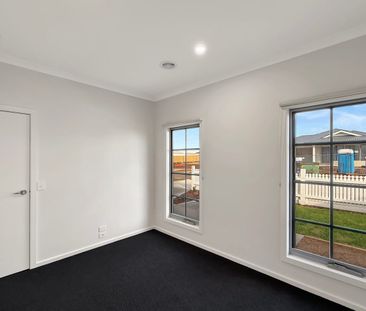🏡 Brand New 4-Bedroom House in Eynesbury - Photo 5