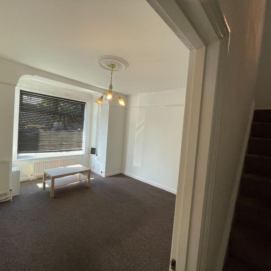 4 bedroom House To Let Total Size: 819 SQ FT - Photo 1