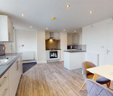 1 bedroom in a house share to rent - Photo 2