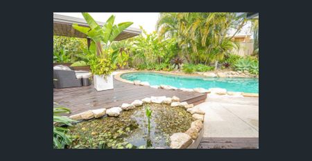 Spacious Family Home with Exceptional Outdoor Entertaining - Photo 3