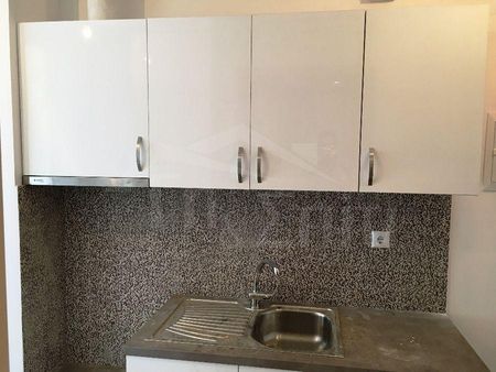 Διαμέρισμα προς ενοικίαση 420 € - Photo 3