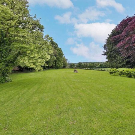 3 bedroom character property to rent - Photo 2