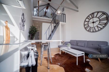2 bedroom flat to rent - Photo 2