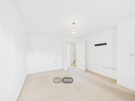 3 bedroom terraced house to rent - Photo 2