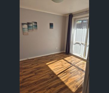 Neat, Secure and Versatile Living in the Heart of Ardeer - Photo 2