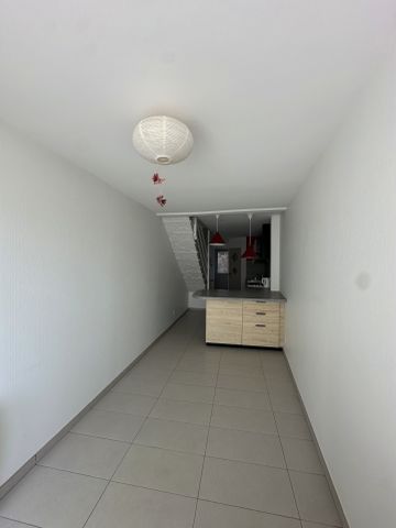 Location Maison 3 pièces 60m² COMBRONDE 63460 - Photo 3