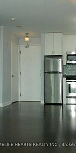 HARBOURFRONT GEM 1 BED CONDO PARKING AND LOCKER INCLD - Photo 3