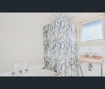 Hi, I’m comfortable, convenient living in the heart of Christies Downs - Photo 4