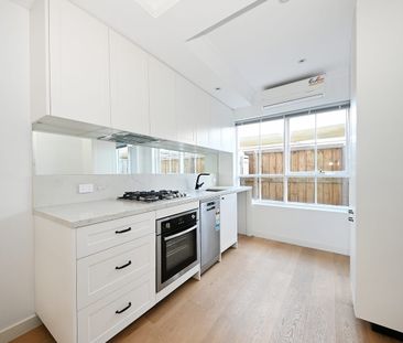 Easy Living With Refreshing Style! - Photo 4