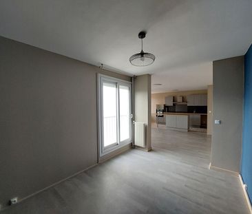 Location Appartement 3 pièces 79m² - Photo 3