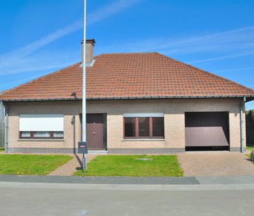 Rustig gelegen instapklare villa-bungalow met garage en tuin - Photo 2