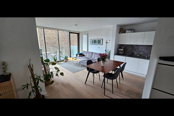 2 Bed Flat, Schooner Road, E16 - Photo 1