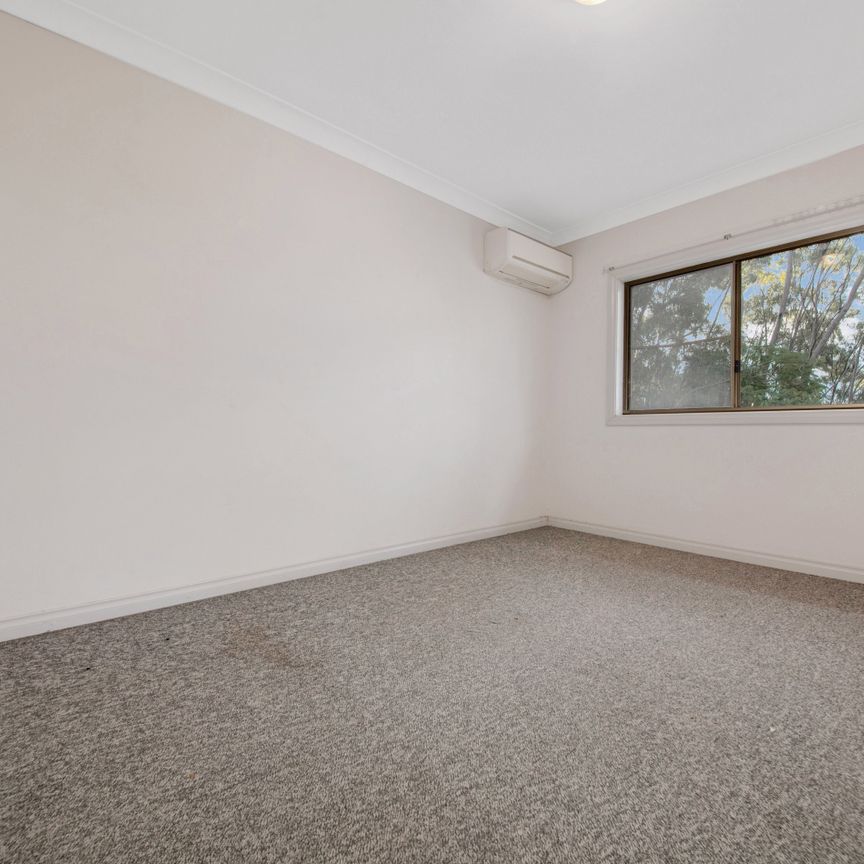 :: MODERN UNFURNISHED TWO BEDROOM UNIT IN GREAT LOCATION - Photo 1